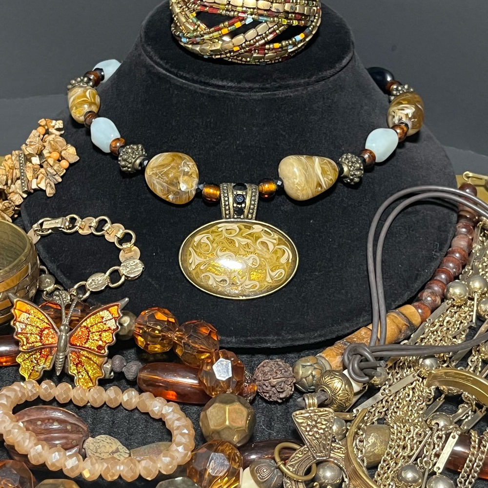 Vintage to Modern jewelry lot. All wearable. Signed/unsigned pieces.